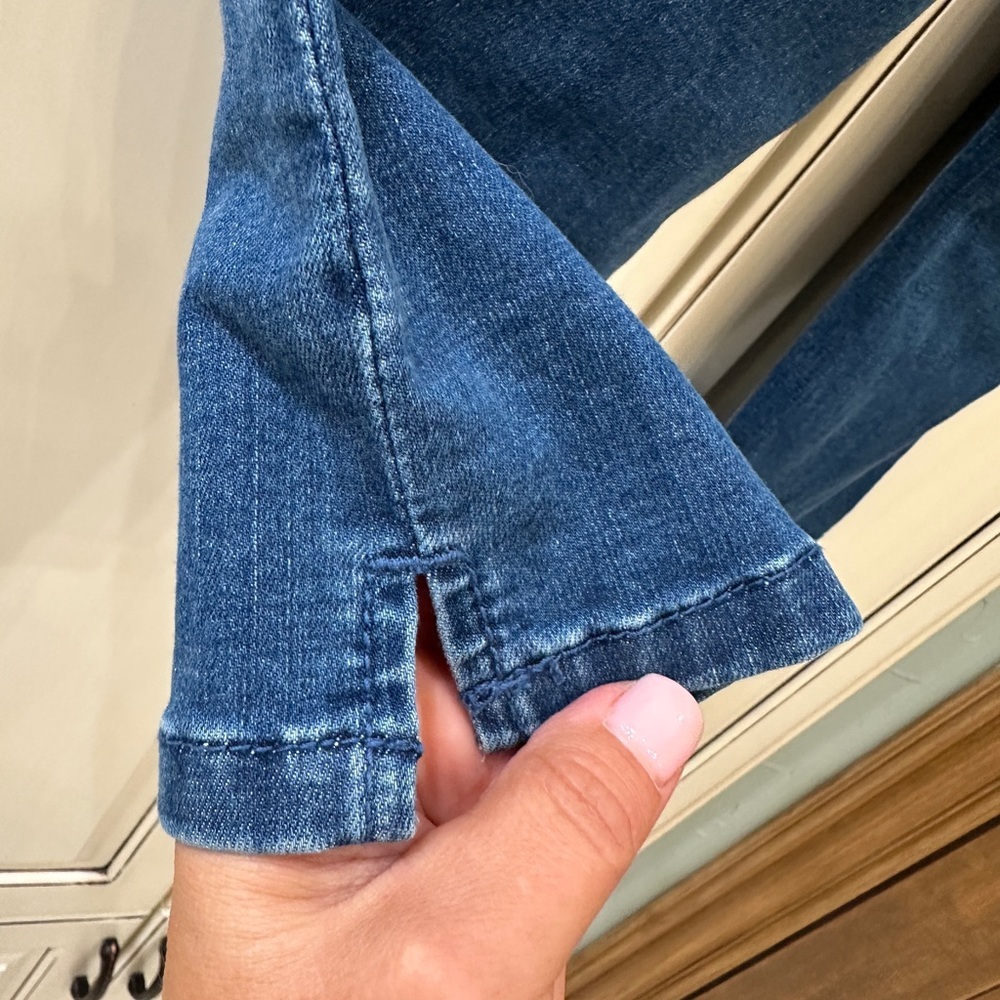 Chicos Blue Woman Soft Legging Capri - Picture 5 of 6